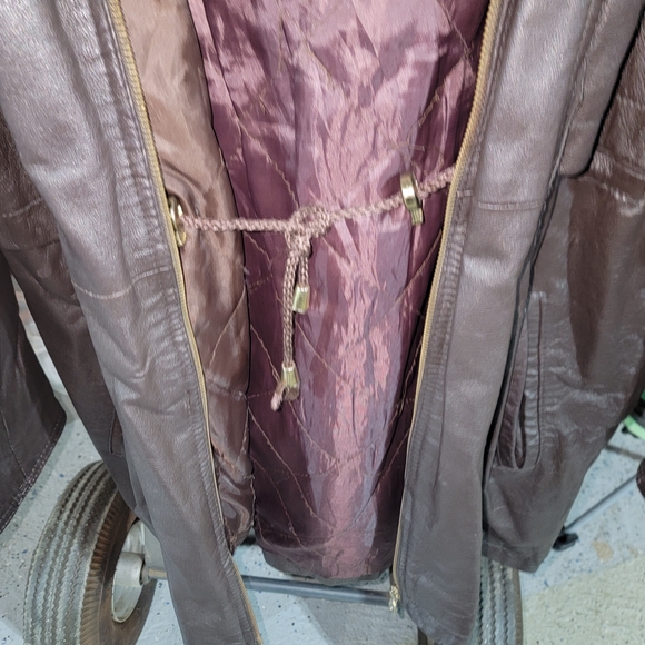 Comint Dark Brown Leather Jacket with Coyote Fur Trim - Picture 6 of 7